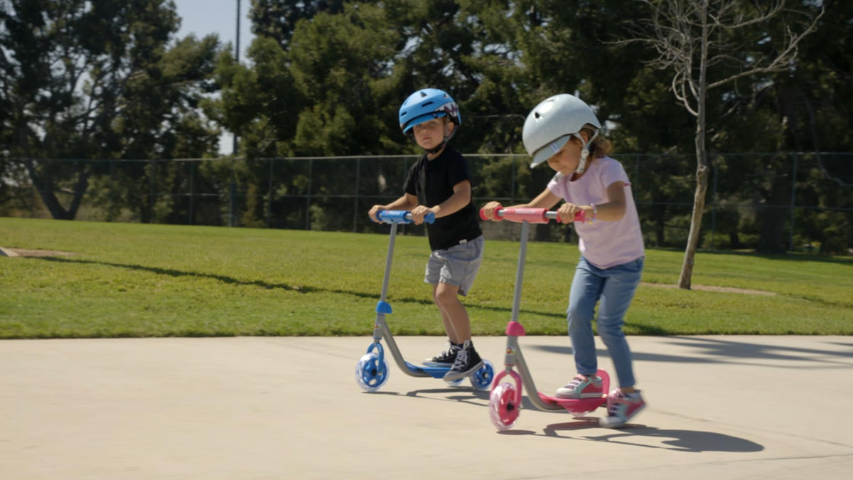3-Wheel Kick Scooter for Younger Children W49348